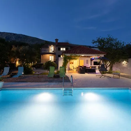 Hébergement de vacances Zrincy *